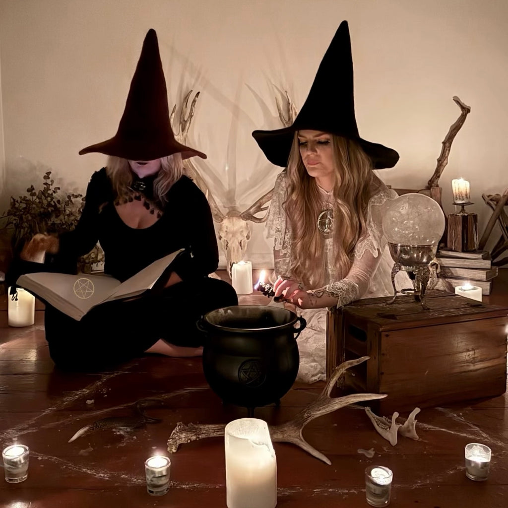 Witches Spooky Evening 🔮🧹